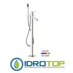 Miscelatore Q-COLOR VASCA da pavimento con kit doccia,flessibile lungo 150 cm, deviatore e luce led Cromo Remer